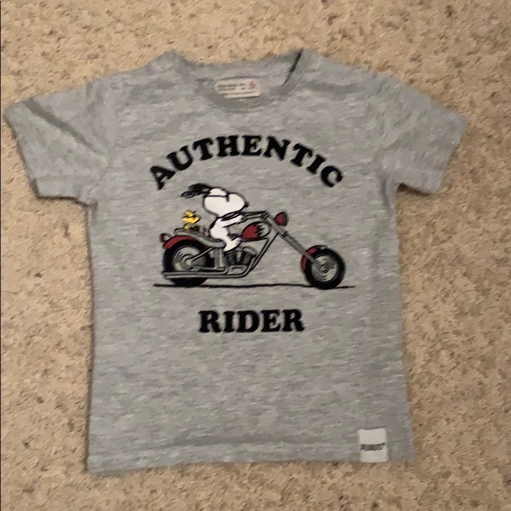 Peanuts T-shirt. Excellent condition